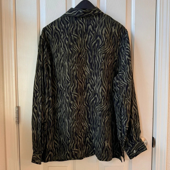 Vintage City Silk Women’s Animal Print 100% Silk Button up Shirt 90s XL Y2K - Picture 2 of 8